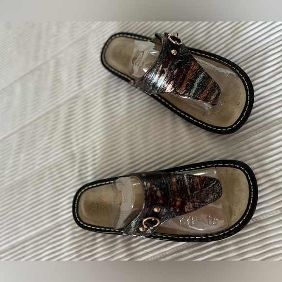Alegria Vanessa Flip Flops Thong Sandals Womens US 8 EU 38 Metallic Van252 - Picture 3 of 8